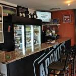 The bar at Aponte's Pizzeria in Mason, Ohio