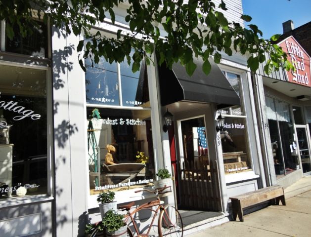 Sawdust & Stitches | Waynesville, Ohio