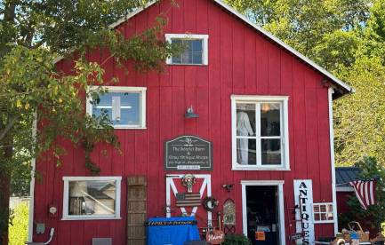 Scarlet Barn & Gray Antique Shops