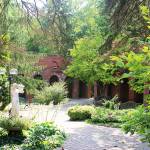Stone paved courtyard | Brian Manor Bed & Breakfast