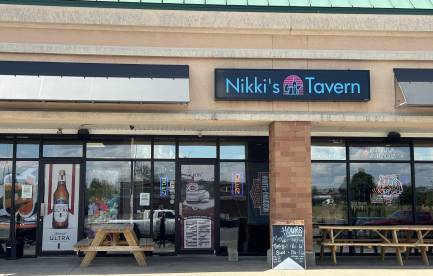 Nikki's Tavern