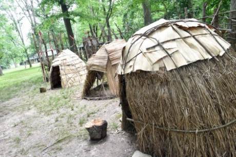 huts at Fort Ancient