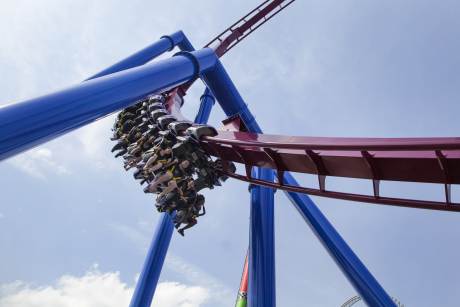 Kings Island coaster Banshee